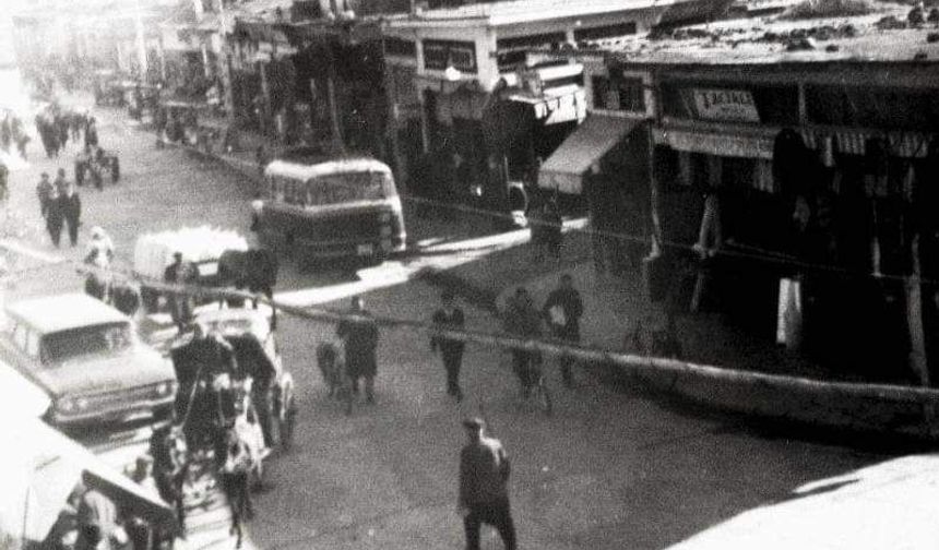 Eskilerden Bir Kartpostal Osmaniye Atatürk Caddesi ve Çarşı Merkezinin Zaman İçindeki Değişimi