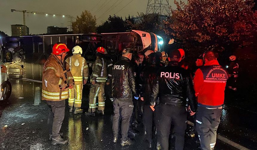 Esenler Otogar Bağlantı Yolu’nda Otobüs Devrildi: 2 Ölü, 18 Yaralı