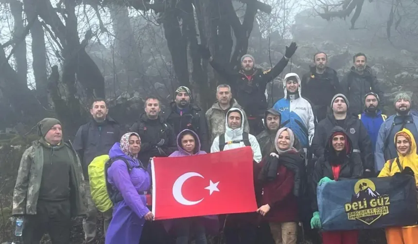 Balk Dağı’nda Sis ve Yağmura Rağmen Yürüyüş Keyfi