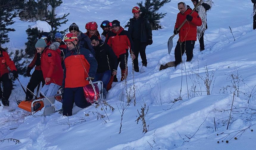 Erzurum Palandöken Kayak Merkezi'nde Çığ Düştü: 3 Kişi Kurtarıldı, 2 Kişi Çığ Altında