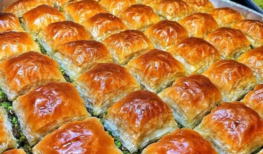 Gaziantep’in Lezzet Şaheseri Fıstıklı Kare Baklava