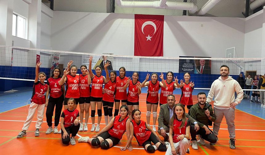 Osmaniye Okul Sporları Turnuvasında Ellek’ten Büyük Başarı