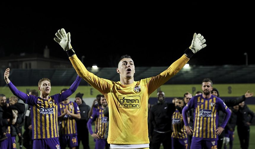 Milli Kaleci Berke’den Mükemmel Performans!