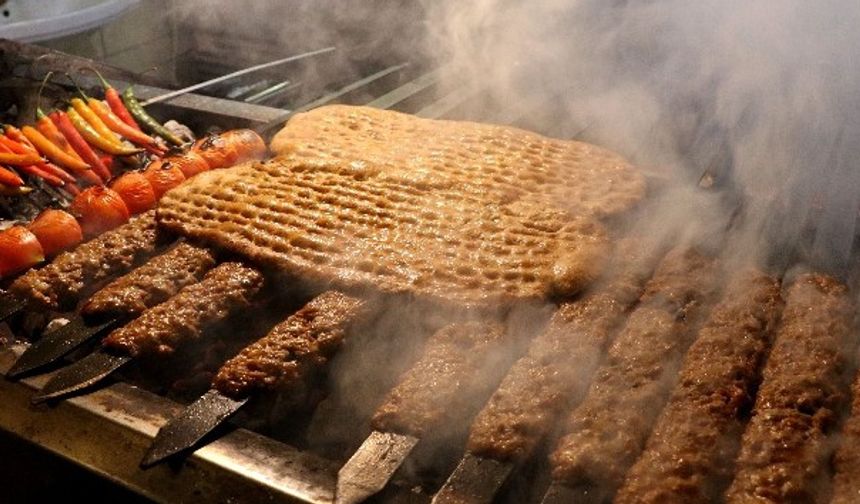 Osmaniye'de Kebap ve Çiğ Köfteye Döner Rakibi