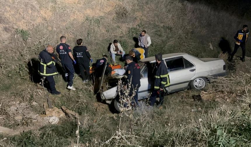 Kontrolden Çıkan Otomobil Şarampole Uçtu: 3 Yaralı!