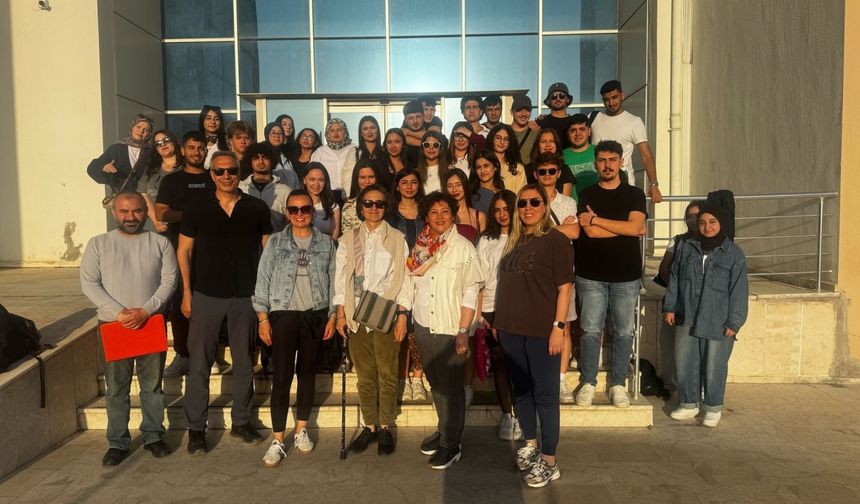 Antalya'da üniversite öğrencileri tarihi Düğmeli Evleri gezdi