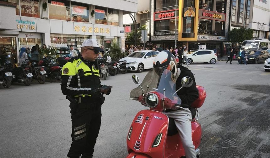 İskenderun'da motosiklet sürücüleri bilgilendirildi