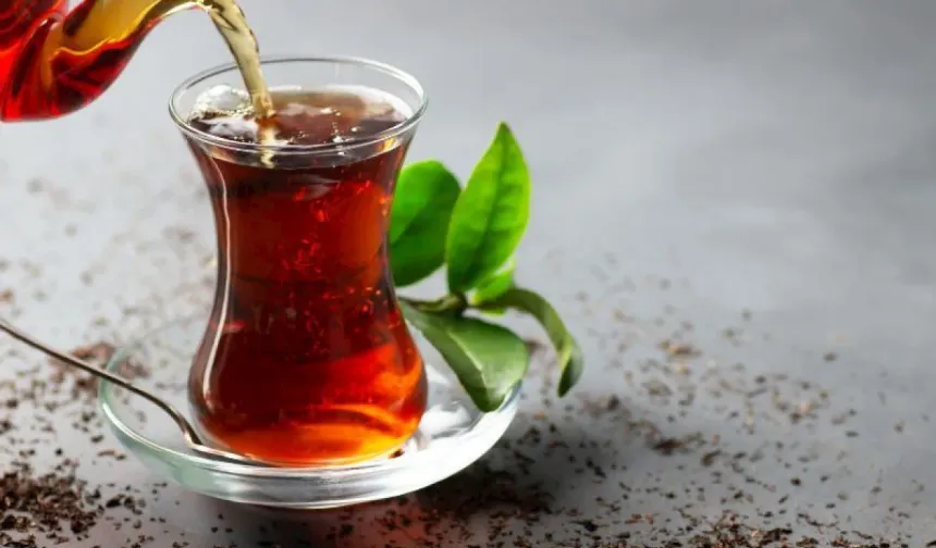 Çay Demleyenlerin Yeni Favorisi: Bir Parça Limon Kabuğu Yetiyor