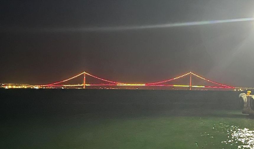 Galatasaray'ın Zaferi Köprüye Taşındı