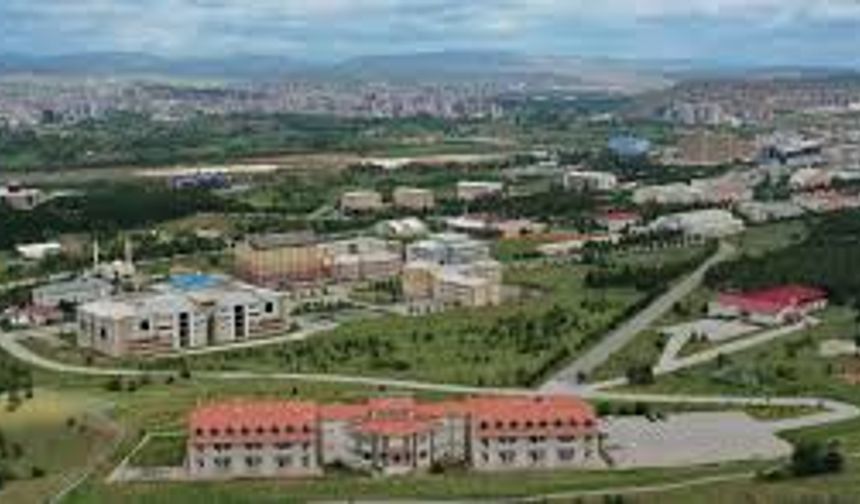Sivas Cumhuriyet Üniversitesi 96 Sözleşmeli Personel Alımı Yapacak