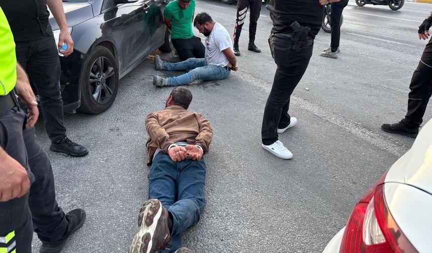 Trafikte Tehlike Saçtı, Polise Saldırdı
