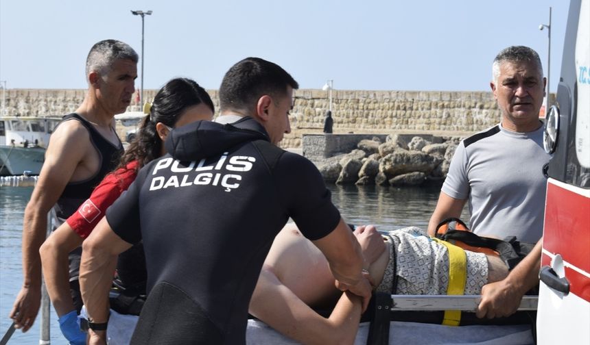 Antalya'da denizde yüzerken fenalaşan kişi kurtarıldı