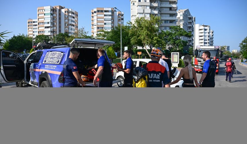 Antalya'da falezlerde mahsur kalan 3 turist kurtarıldı