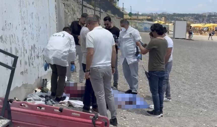 Antalya'da sahilde erkek cesedi bulundu