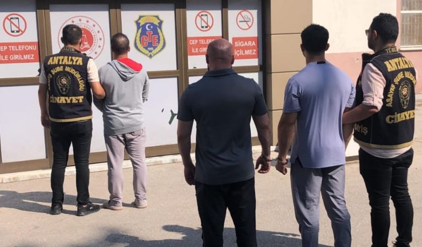 Antalya'da yorgun mermi isabet eden kişinin ölümüyle ilgili yakalanan 3 kişi tutuklandı