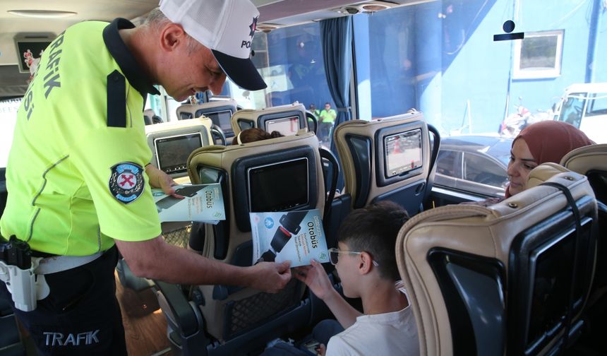Hatay'da trafik ekipleri otogarda denetim yaptı