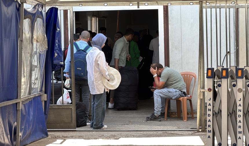 Türkiye'deki Suriyelilerin Hatay'dan ülkelerine dönüşü sürüyor