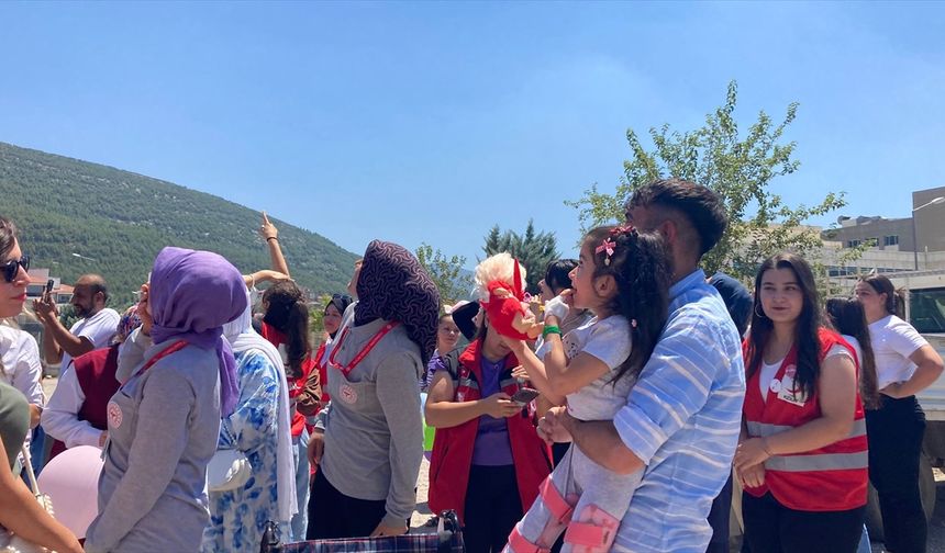 Burdur'da 5 yaşındaki yağmur için gökyüzüne balonlar bırakıldı
