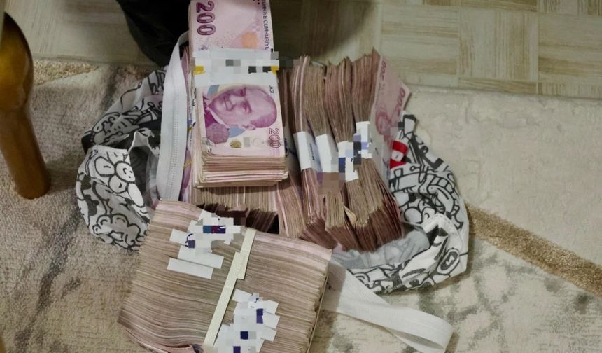 Dolandırıclar Uyurken 628 Bin TL’sini Çaldılar!