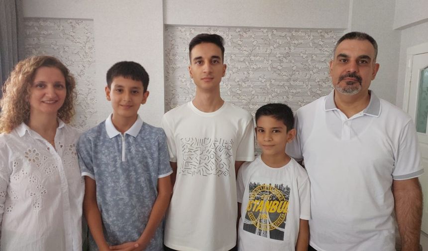 YKS ve LGS Şampiyonu İki Kardeş: Özyurtseven Ailesi