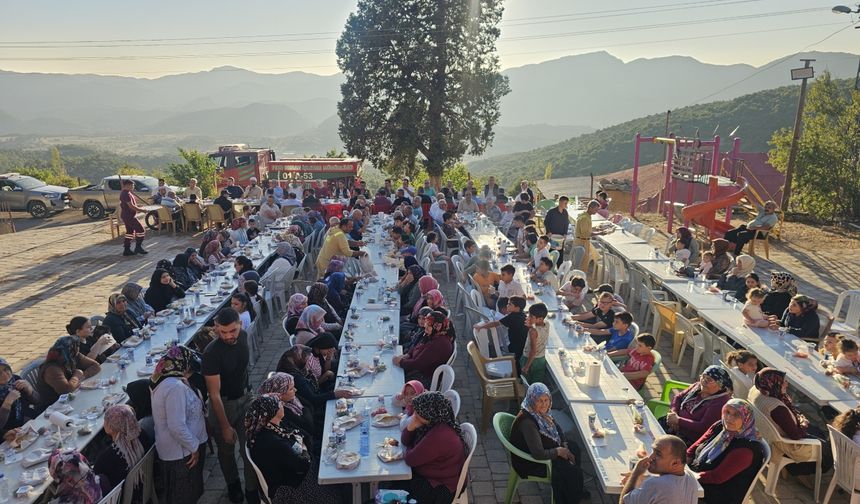 Adana'da orman yangınlarının sona ermesi için dua edildi