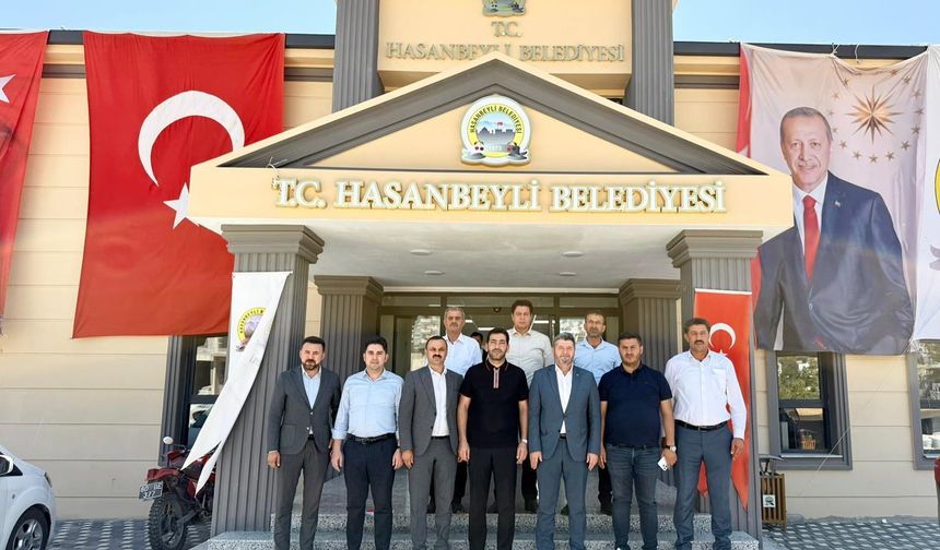 AK Parti Heyeti Belediye Hizmet Binasında Ziyarette