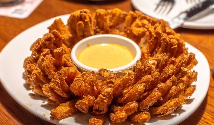 Blooming Onion Çiçek Gibi Soğan Lezzeti