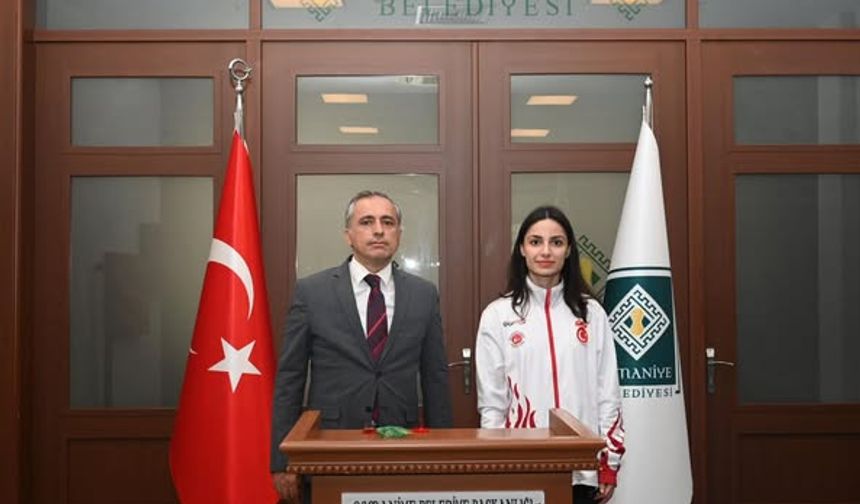 Başkan İbrahim Çenet’ten Dünya Şampiyonu Aybüke Kılınç’a Tebrik