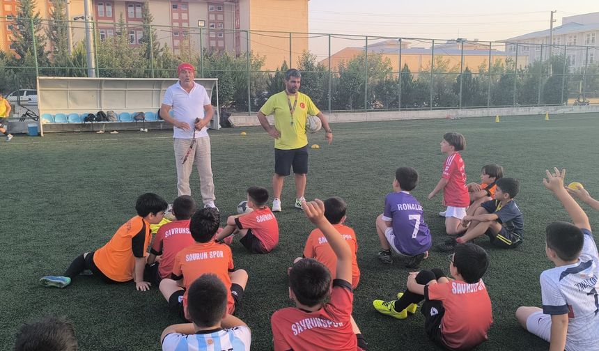 TFF'nin Yeni Ücret Tarifesine Amatör Kulüp Başkanından Sert Tepki: "Bu İşten Çekileceğiz"