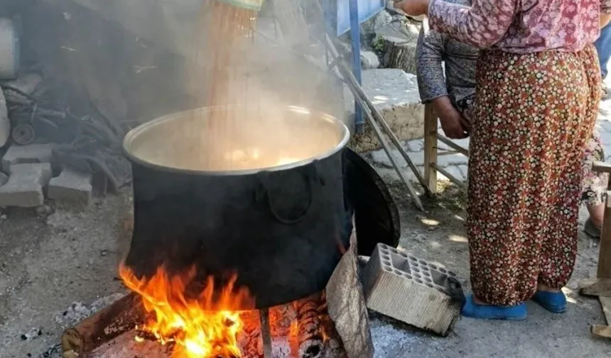 Geleneksel Pekmez Yapımı Aydın’da Devam Ediyor