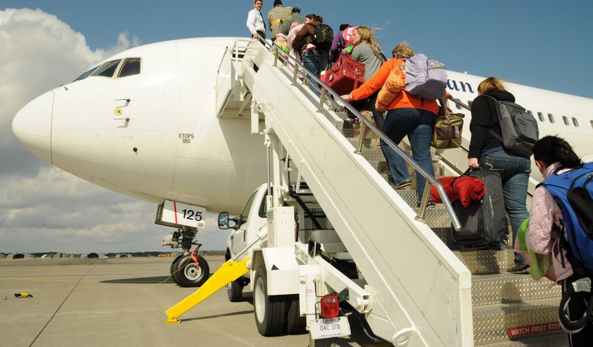 Uçak Biletlerinde Büyük Değişiklik: Çift Tavan Sistemi Başlıyor