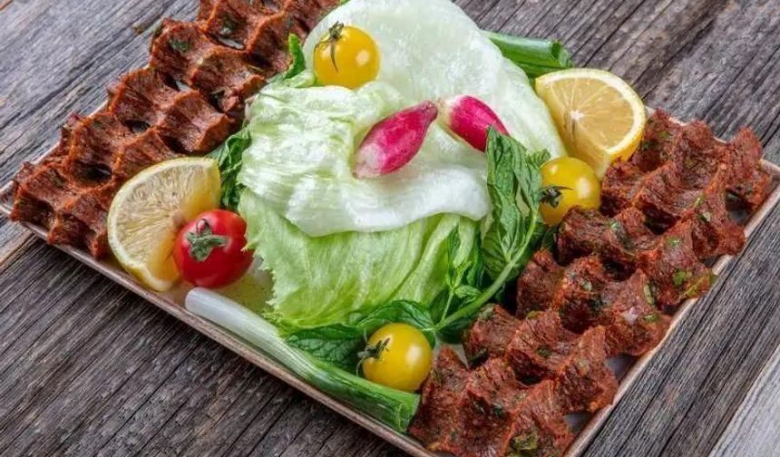 Efsane kıvamda çiğ köfte Osmaniye sofralarında