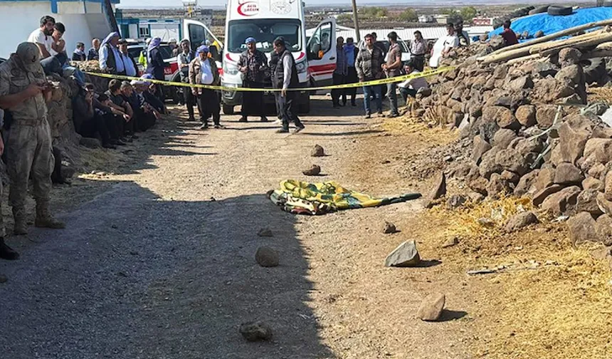 Siverek’te Feci Kaza: 1 Yaşındaki Çocuk Kepçenin Altında Kaldı