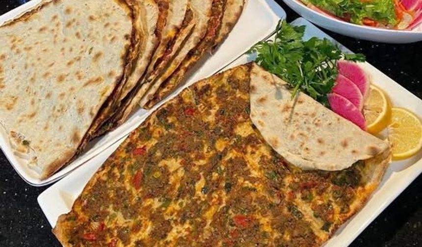 Ustasından Sarımsaklı Antep Lahmacun Tarifi