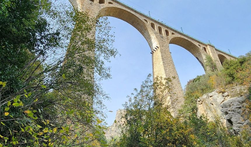 Varda Köprüsü’nde Kartpostallık Açı