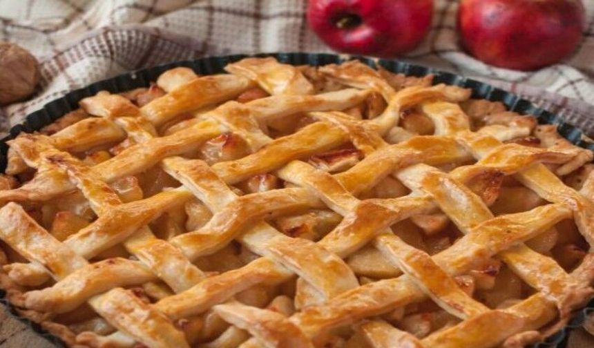 İstanbul’da Elmalı Turta Hamurunun Sırları Açıklandı