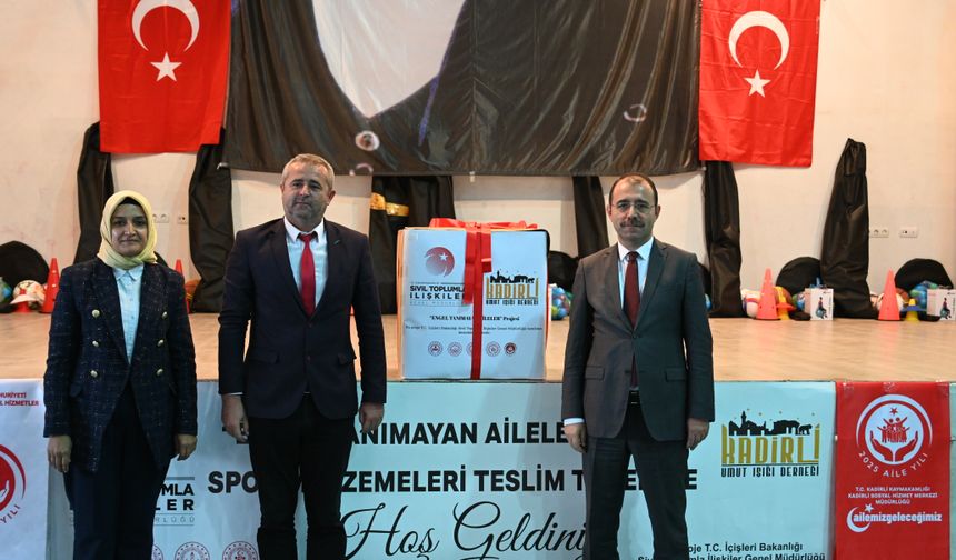 Kadirli'de okullara spor malzemeleri dağıtıldı