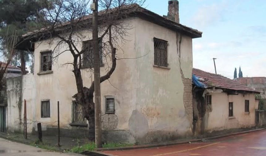 Osmaniye’nin eski evleri ve sokakları geçmişi yaşatıyor