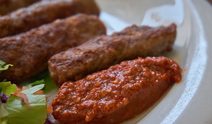 Osmaniye Sofralarında Balkan Esintisi: Köftenin Adı Değişiyor Tadı Değişmiyor