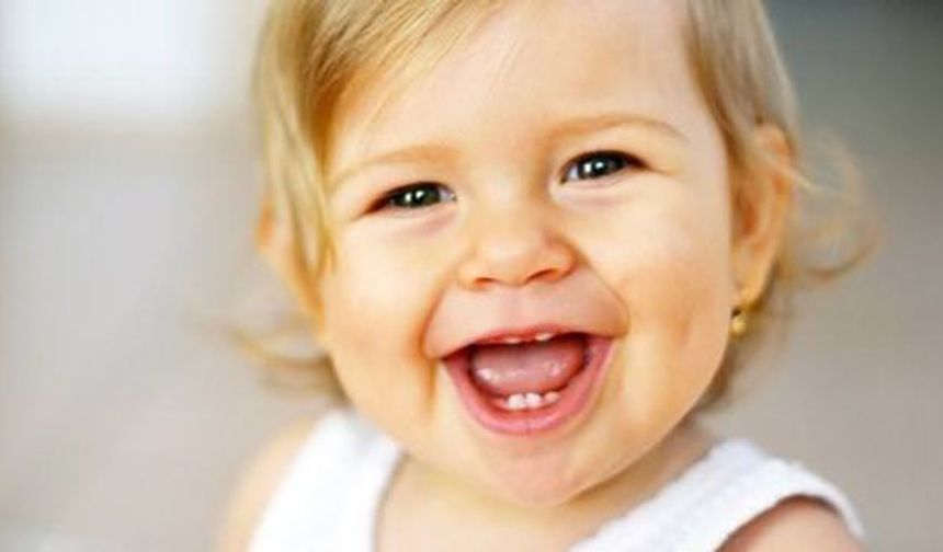 Bebeklerde Diş Çıkarma Süreci: Belirtiler ve Rahatlatan Yöntemler