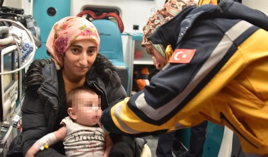 Bitlis’te Kar Bebek İçin Aşıldı