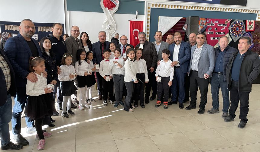 Erdemli ilçesinde Tutum, Yatırım ve Türk Malları Haftası kutlandı