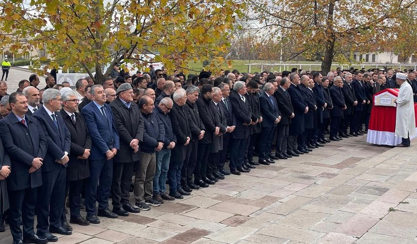 GÜLSOY, MERHUM CEMAL ÖZTÜRK’Ü SON YOLCULUĞUNA UĞURLADI