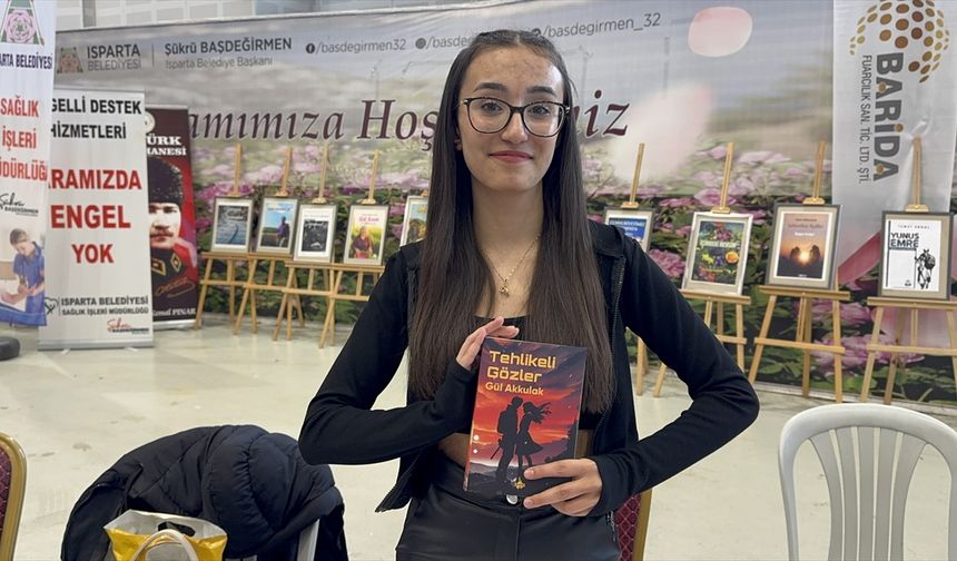 Isparta'da 17 yaşındaki genç yazar 4. kitabını fuarda tanıtıyor
