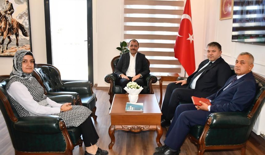 Kadirli’de Aile Yılı Çalışmaları Kaymakamlıkta Ele Alındı