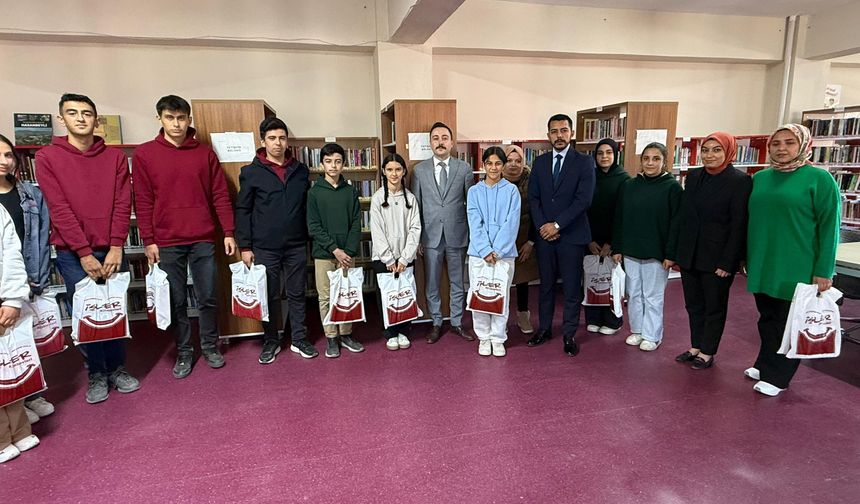 Kaymakam Bütüner Öğrencilerle Kütüphanede Buluştu