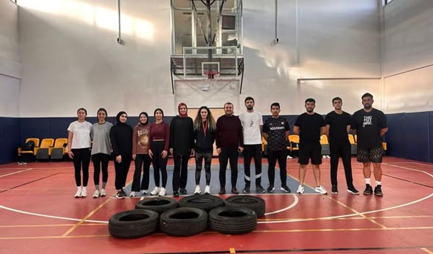 Mersin Gençlik Merkezlerinde Hazırlık Eğitimleri Devam Ediyor