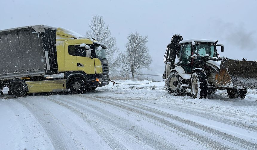 Ordu’da Kırsal Yollarda Karla Mücadele Başladı