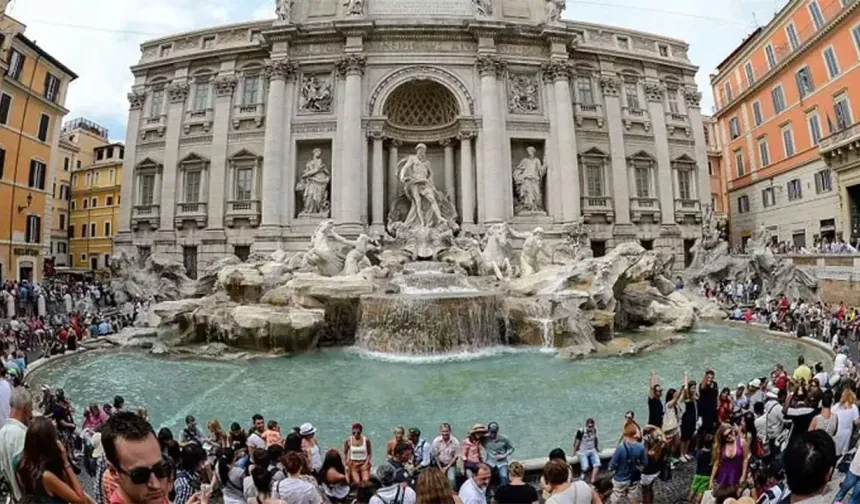 Trevi Çeşmesi’nde Yeni Dönem: Giriş Ücretli, Saatler Sınırlı