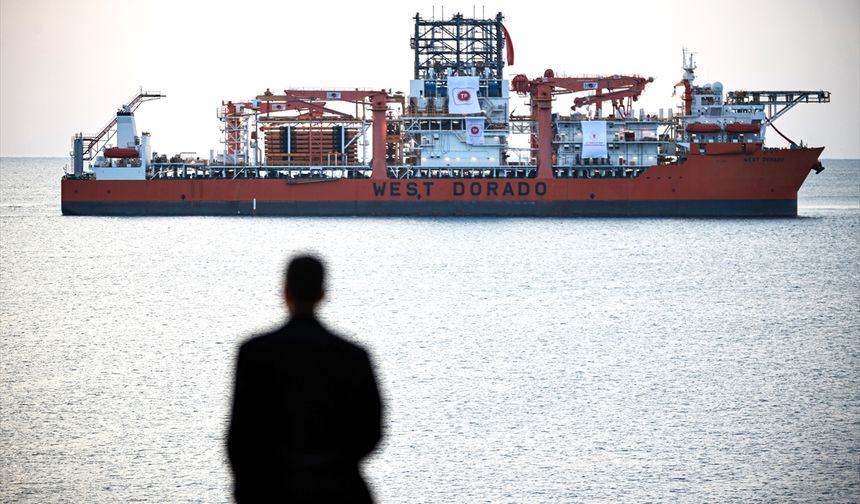 Türkiye'nin 6. derin deniz sondaj gemisi Mersin açıklarına demirledi